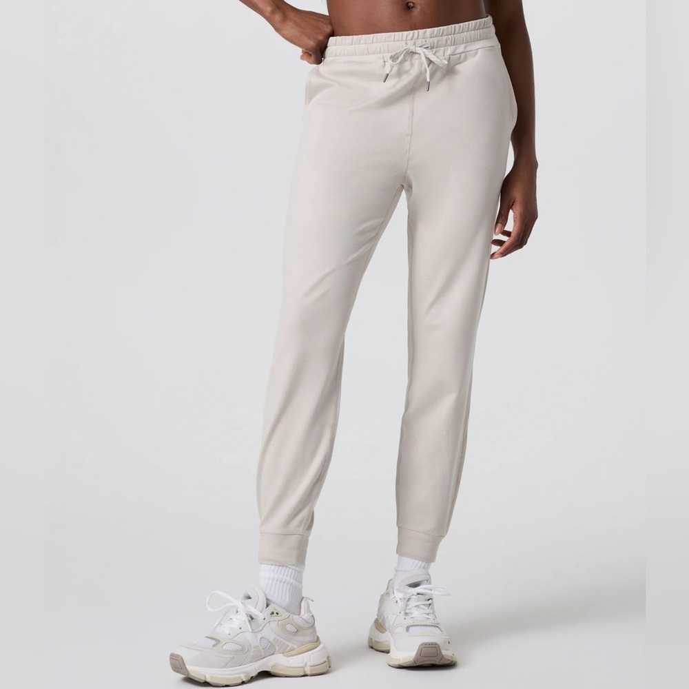NWT! Vuori Joggers